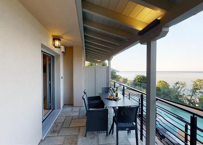 Apartmanhotel Kallia Suites- Chorefto 4*