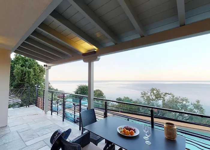 Apartmanhotel Kallia Suites- Chorefto 4*